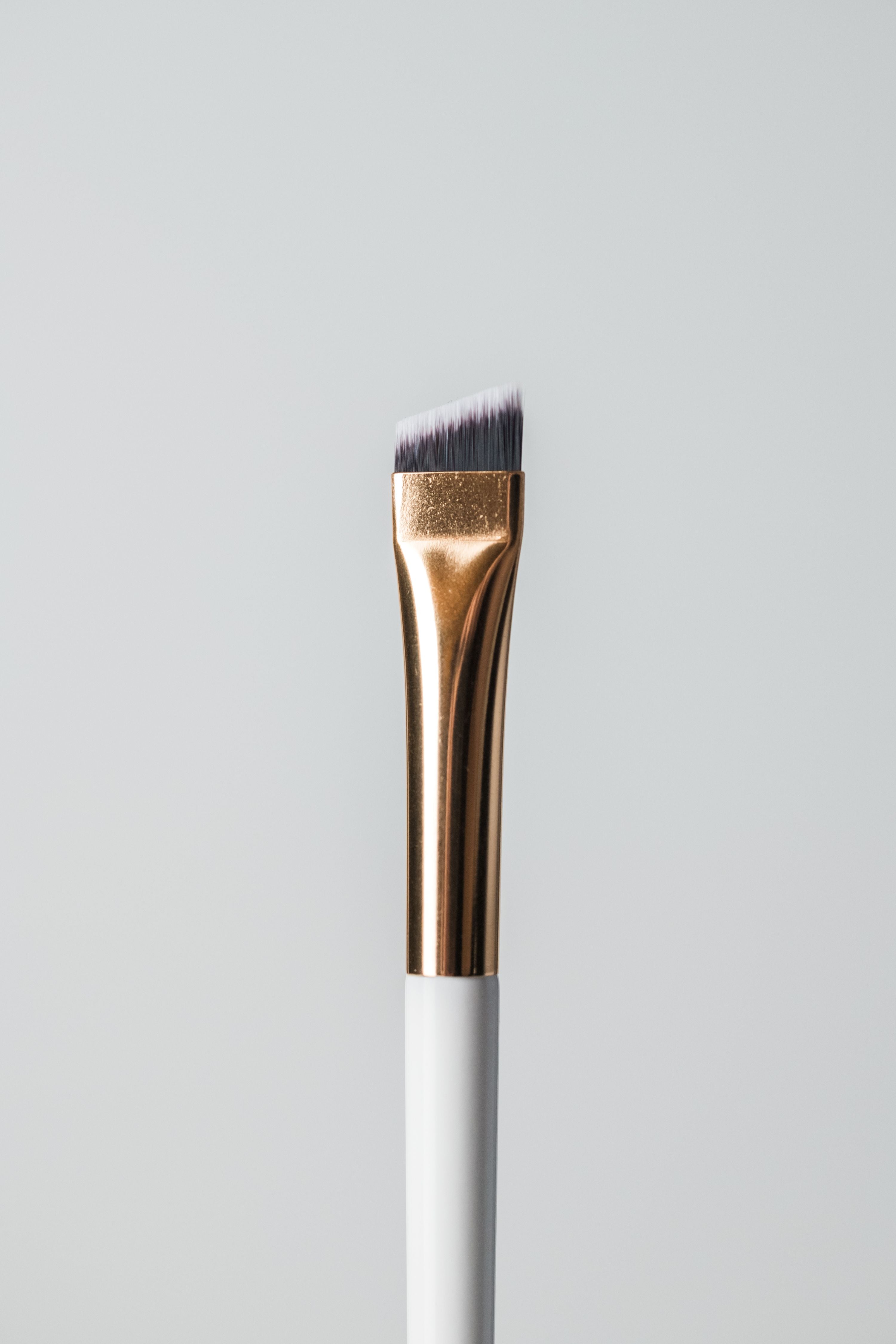 Angle Liner Brush (E13)