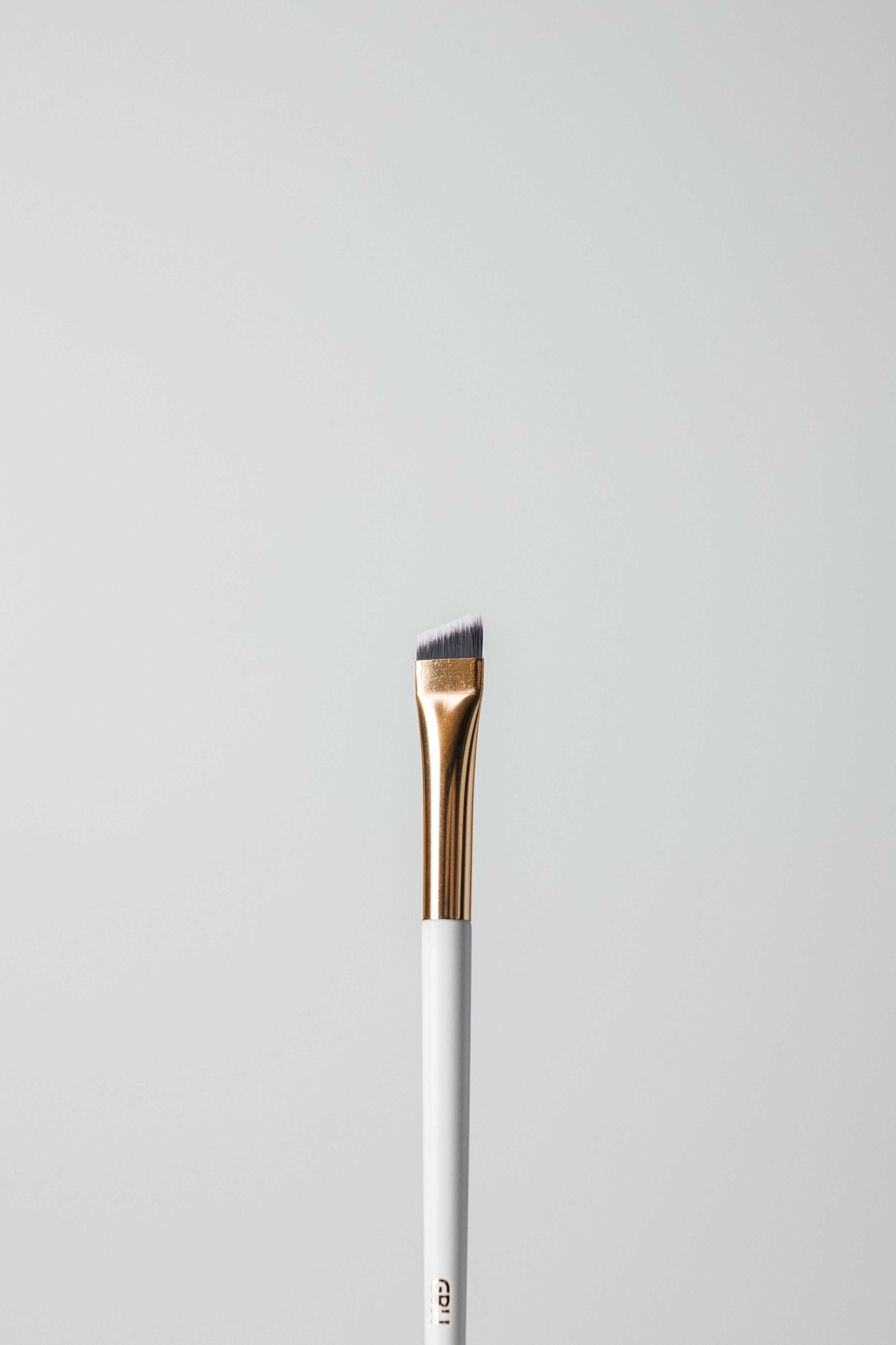 Angle Liner Brush (E13)