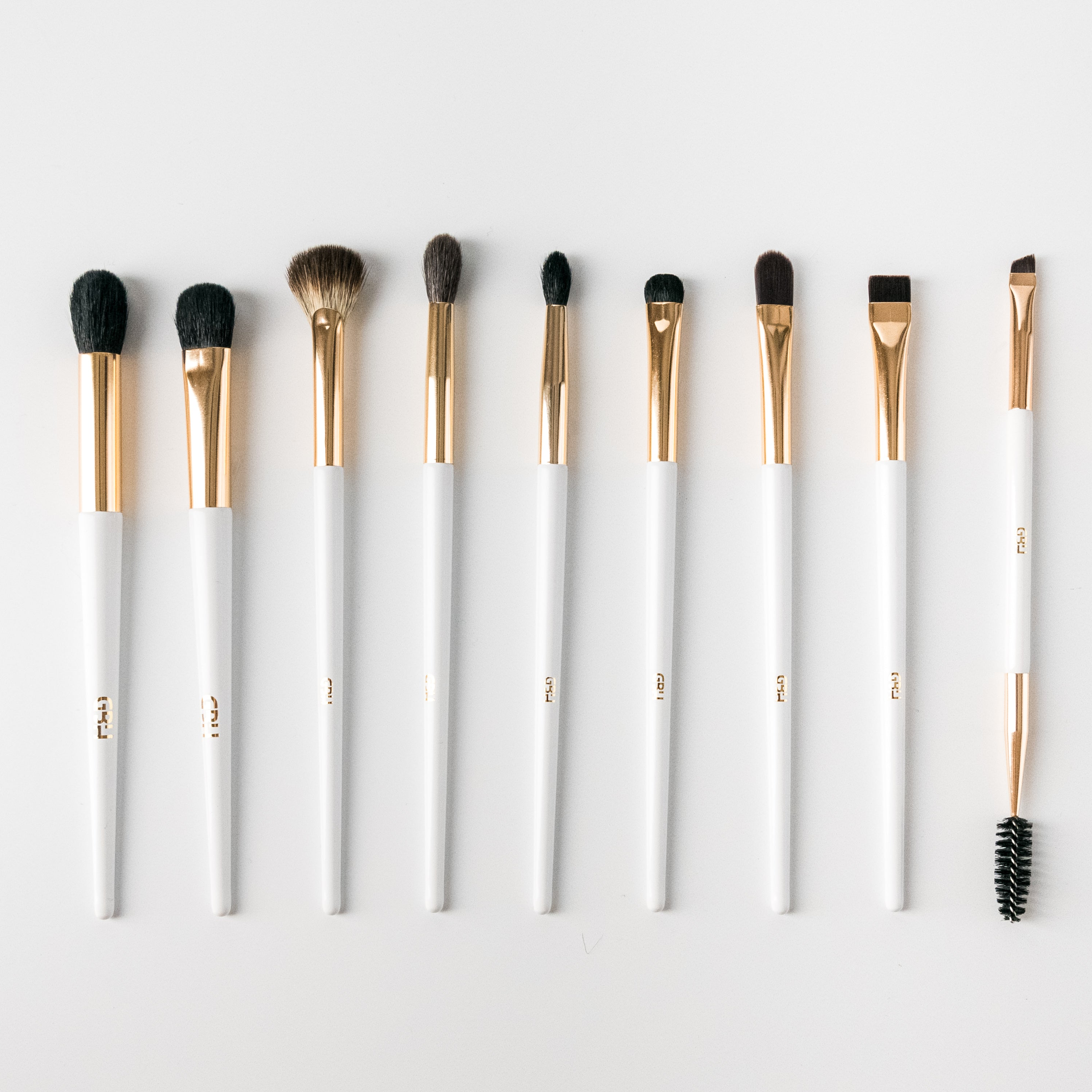 Ensemble de pinceaux tout sur les yeux